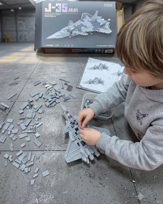 FIGHTER JET LEGO “768pc”